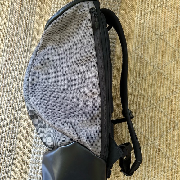 Lululemon Backpack - Picture 3 of 7
